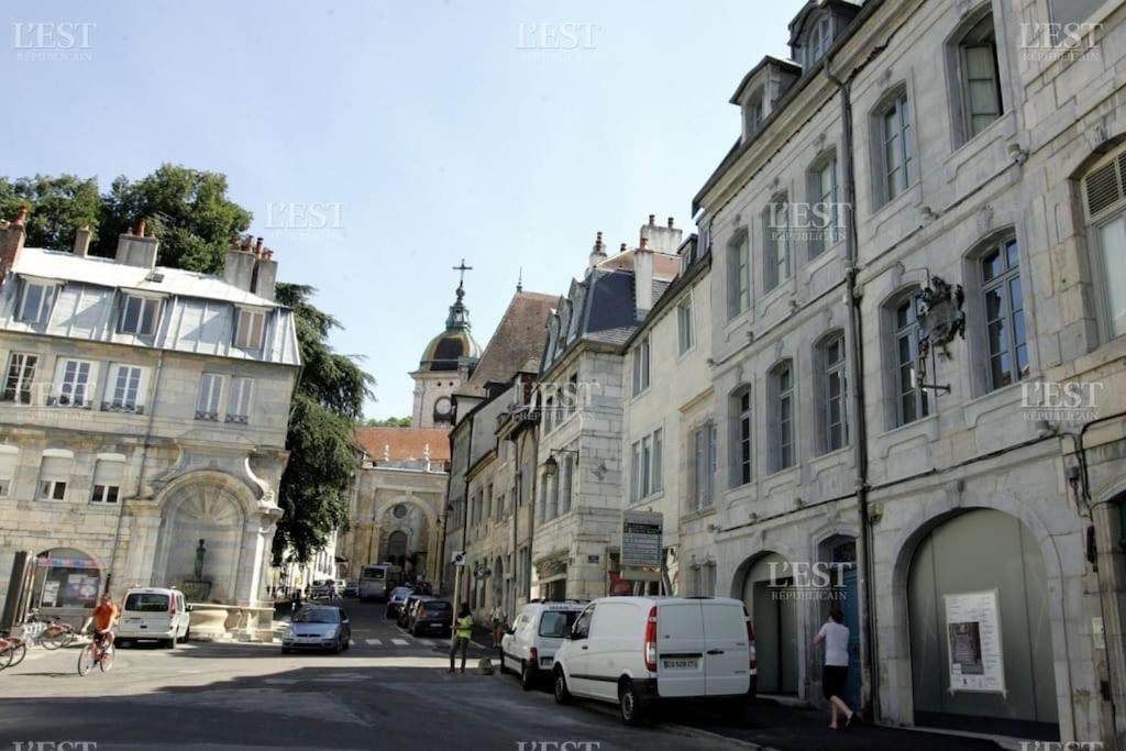 L'Appartement Du Voisin D'Hugo Besançon Zewnętrze zdjęcie