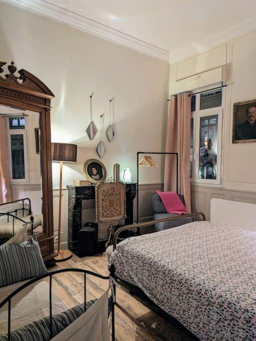 L'Appartement Du Voisin D'Hugo Besançon Zewnętrze zdjęcie