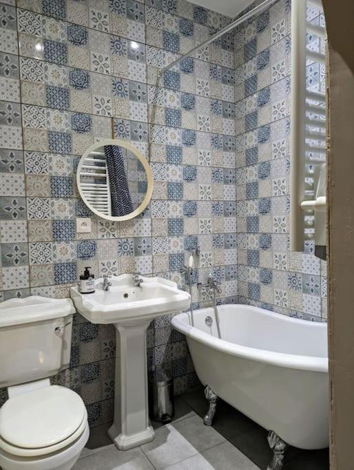 L'Appartement Du Voisin D'Hugo Besançon Zewnętrze zdjęcie